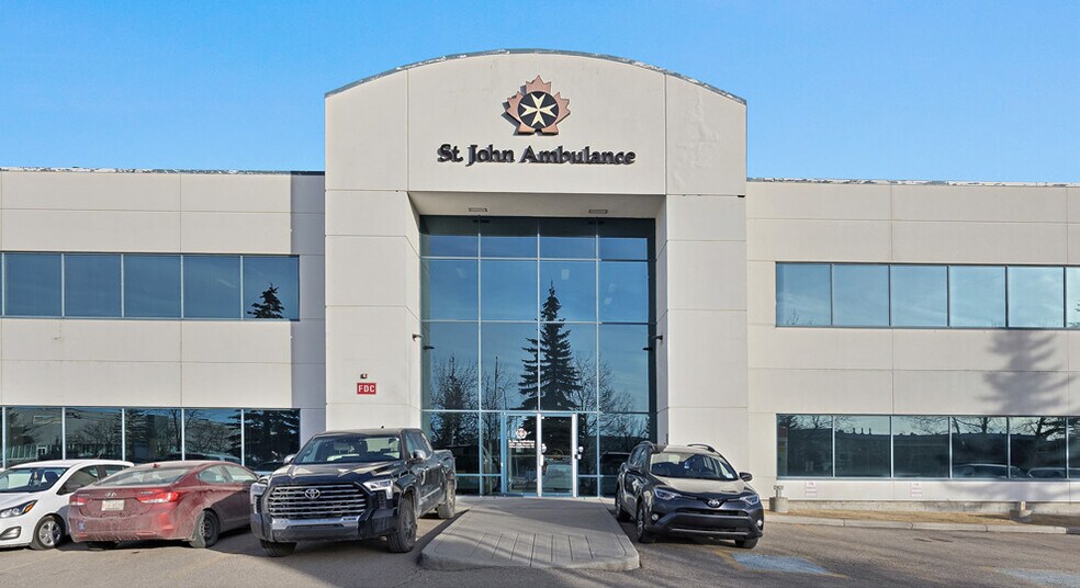 More Photos Of 7236 10th St NE, Calgary Flex For Sale