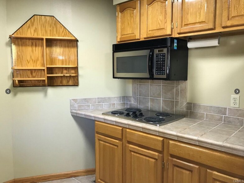 More Photos Of 1002 11th St, Lakeport Office Residential For Lease