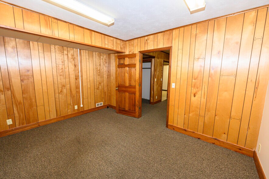 More Photos Of 2500 Brewerton Rd, Mattydale Office Residential For Lease