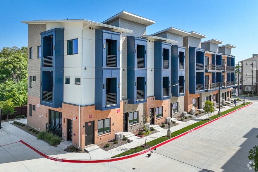 Primary Photo Of 123 Merritt St, Fort Worth Apartments For Sale