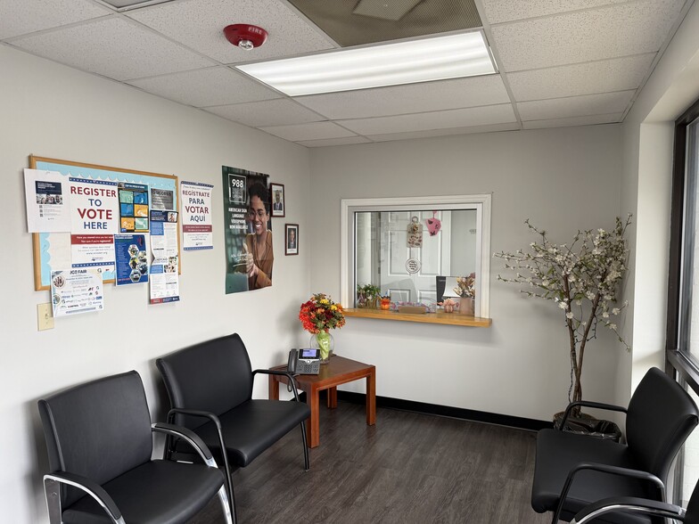 More Photos Of 109 W 8th Ave, Gastonia Office For Sale