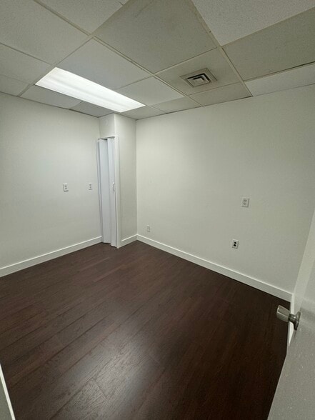 More Photos Of 3231-3233 Superior Ln, Bowie Medical For Lease