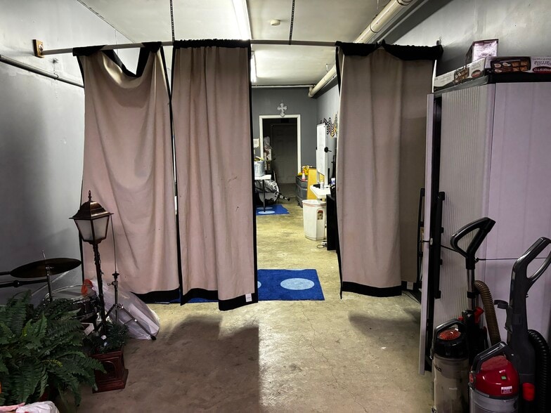 More Photos Of 205 Grandview Dr, Frankfort Religious Facility For Sale