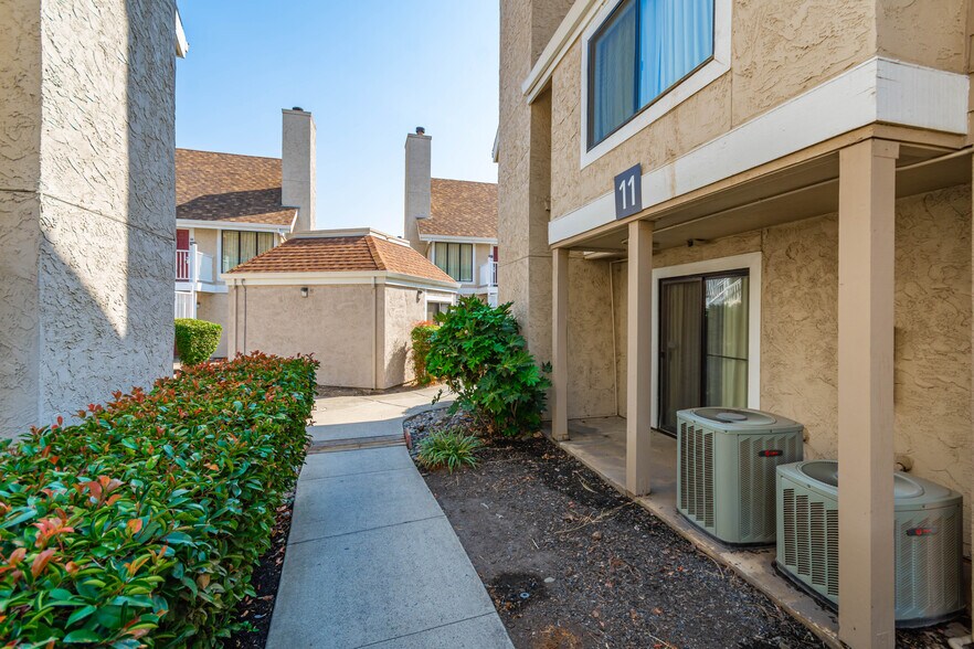 More Photos Of 1530 Howe Ave, Sacramento Hotel For Sale