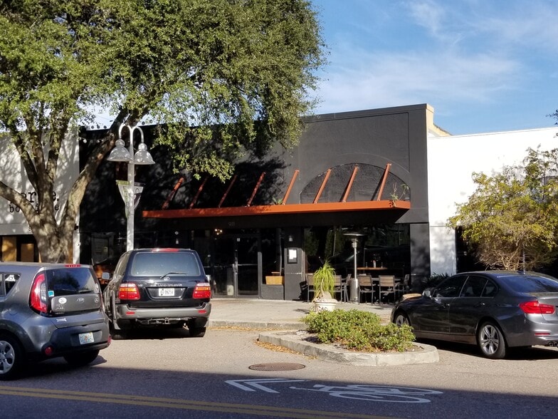 More Photos Of 905-909 Central Ave, Saint Petersburg Storefront For Lease