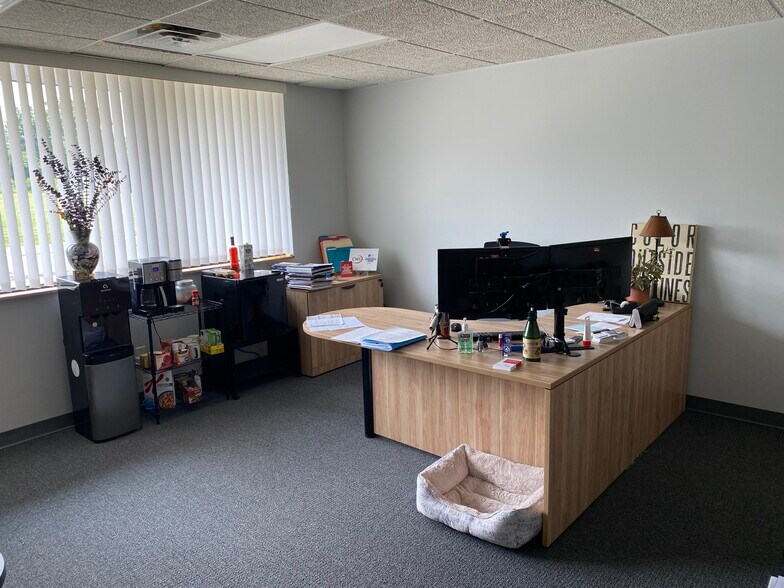 More Photos Of 2804 Boilermaker Ct, Valparaiso Office For Sale
