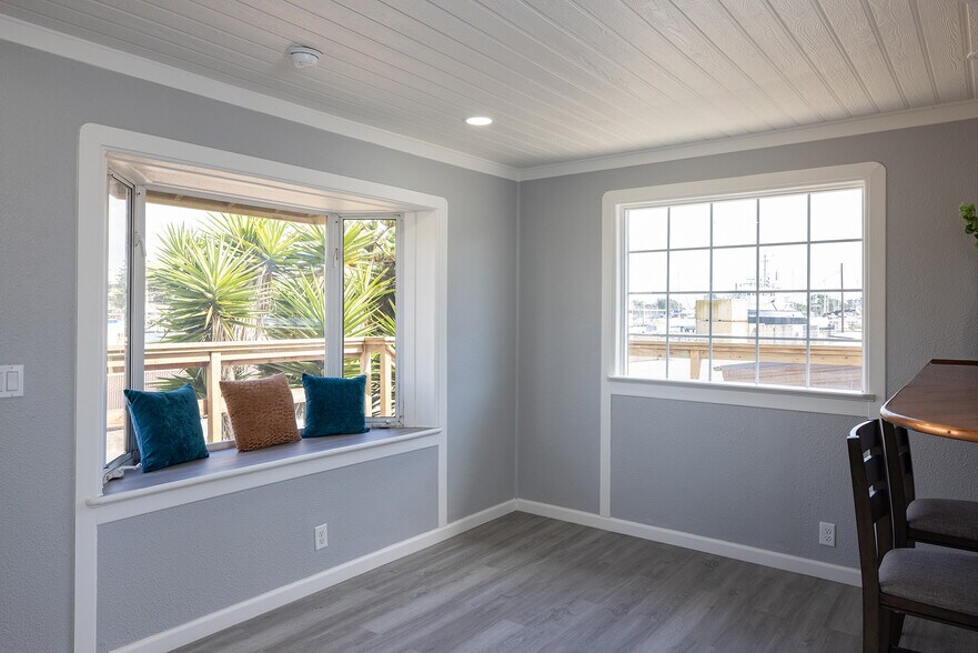 More Photos Of 7550-7552 Sandholdt Rd, Moss Landing Specialty For Sale