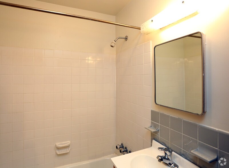 More Photos Of 34 W Montgomery Ave, Ardmore Apartments For Lease