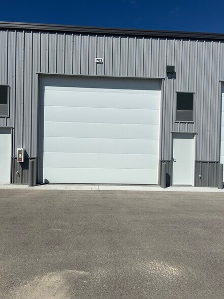 More Photos Of 2007 S Saturn Way, Boise Warehouse For Sale