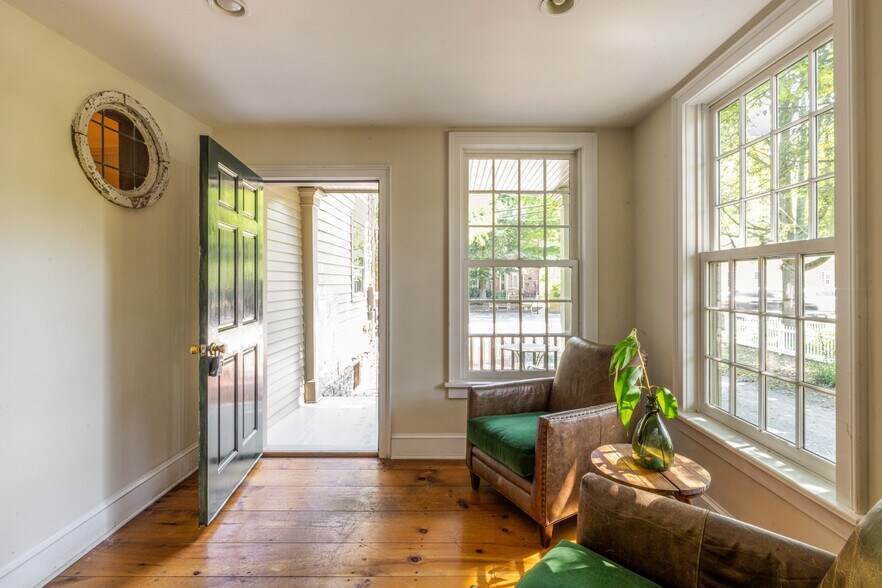 More Photos Of 16 Hudson St, Kinderhook Storefront Retail Residential For Lease