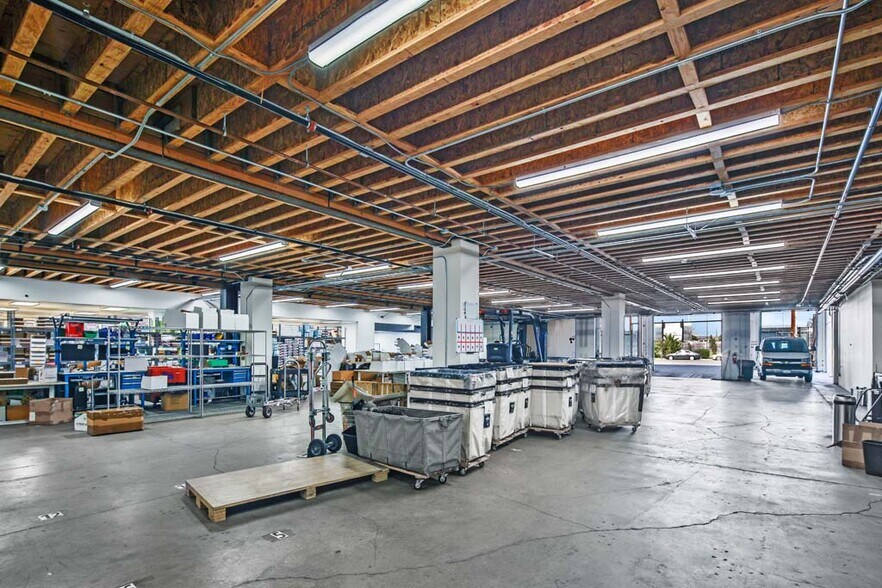More Photos Of 2250 Maple Ave, Los Angeles Warehouse For Lease