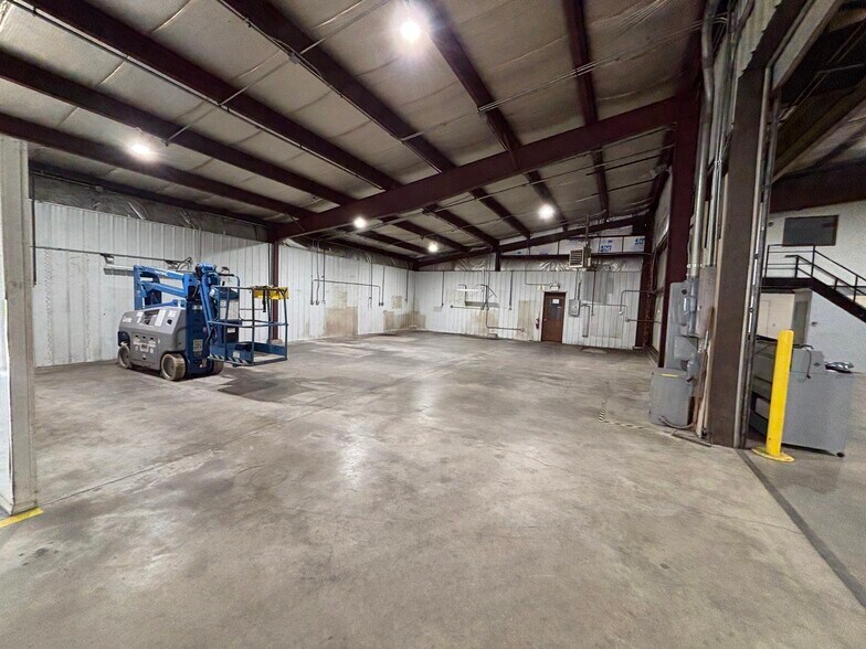 More Photos Of 210 New Factory Rd, Sharon Manufacturing For Lease