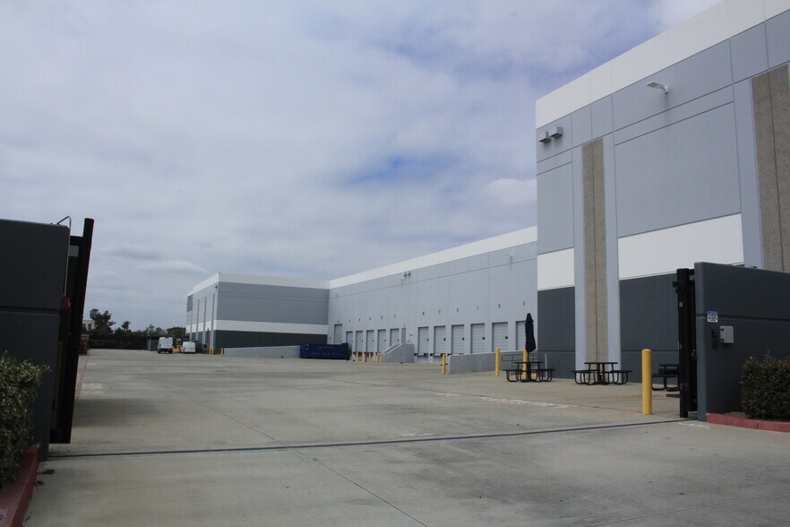 More Photos Of 9678 Utica Ave, Rancho Cucamonga Distribution For Lease