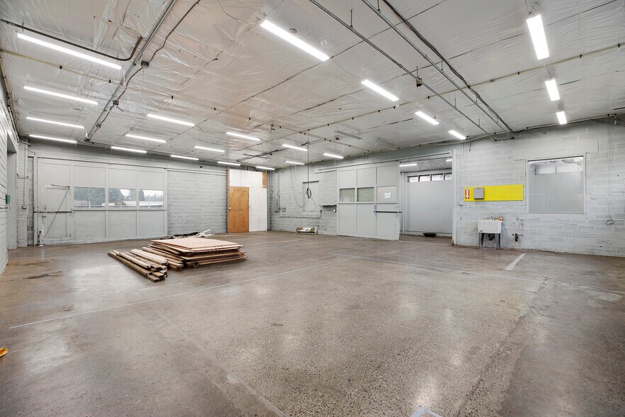 593 SE 1st Ave, Canby, OR 97013 Retail For Lease