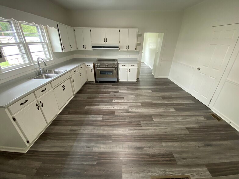 More Photos Of , Spartanburg Unknown For Sale