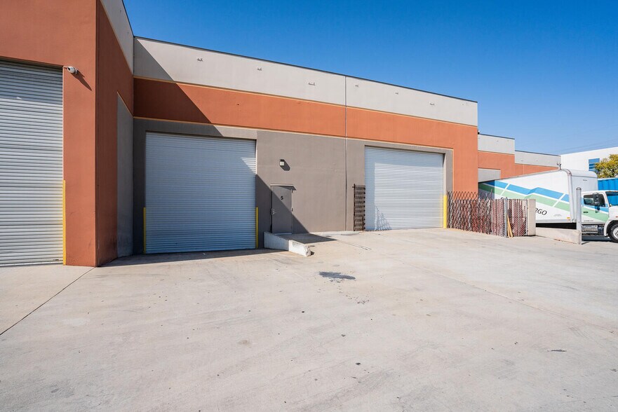 More Photos Of 17022 S Montanero Ave, Carson Warehouse For Lease
