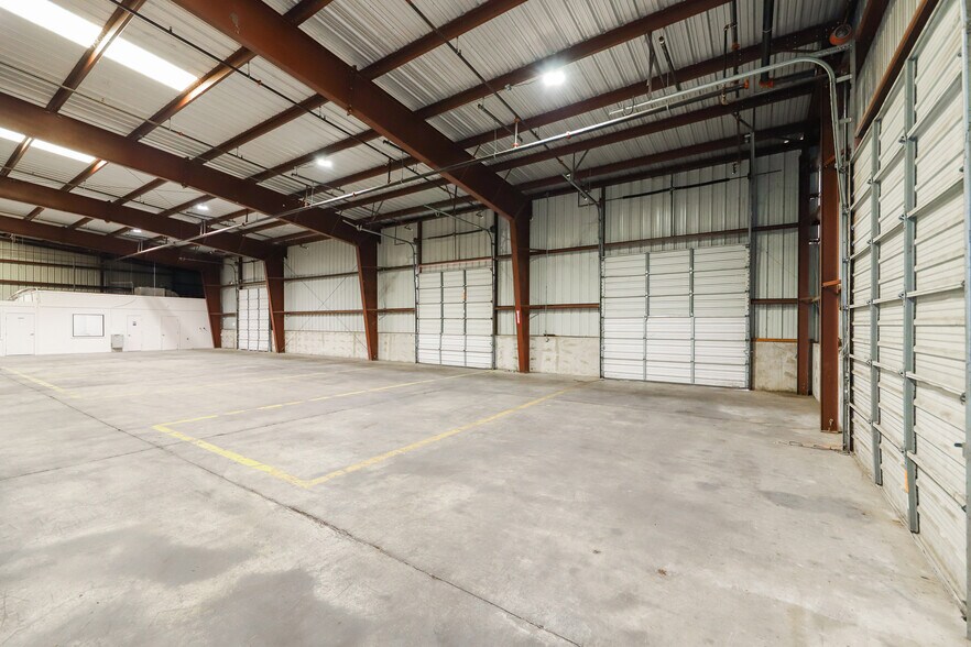 More Photos Of 14415 Import Rd, Laredo Warehouse For Lease