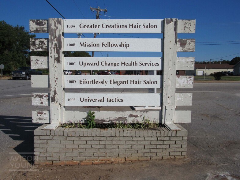 More Photos Of 100 Miller Rd, Mauldin Freestanding For Sale