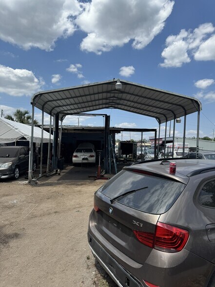 More Photos Of 6640 E Colonial Dr, Orlando Auto Dealership For Sale