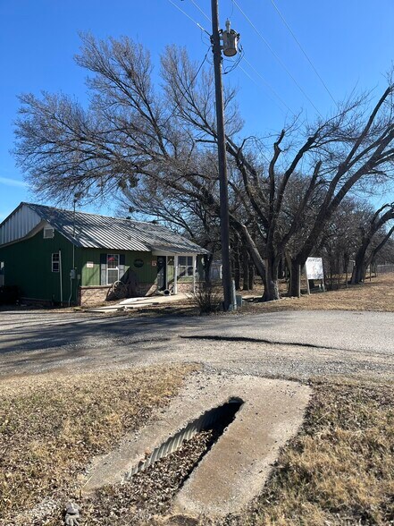 Primary Photo Of 2531 E Highway 199, Springtown Flex For Sale
