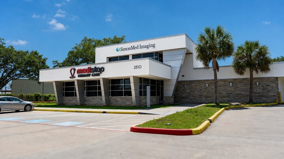 More Photos Of 2810 1st St, Rosenberg Medical For Lease