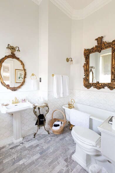 More Photos Of 11 E Main St, Winters Office Residential For Lease