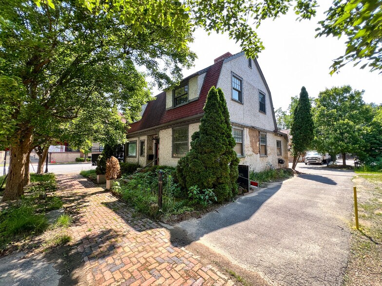 Primary Photo Of 1 Swan St, Asheville Freestanding For Sale