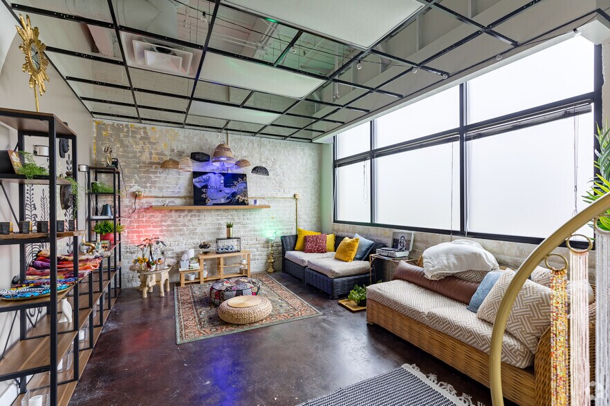 More Photos Of 1513 E Cleveland Ave, East Point Unknown For Sale