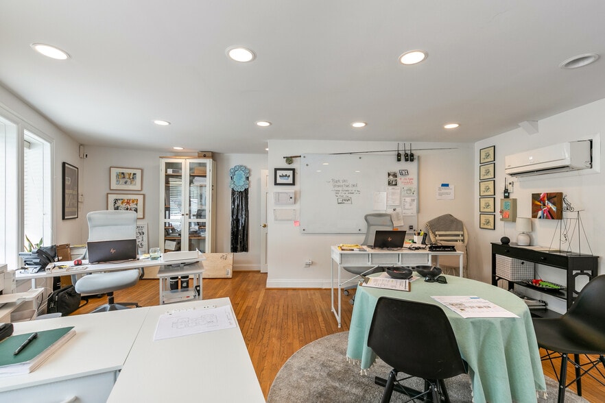 More Photos Of 1726 Altamont Ave, Richmond Warehouse For Lease