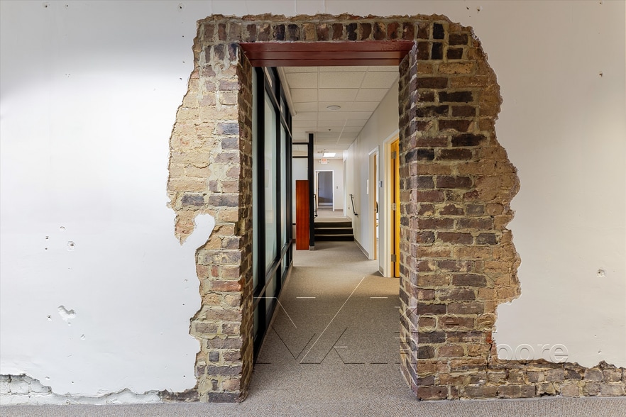 More Photos Of 17 Market Sq, Knoxville Storefront Retail Office For Sale