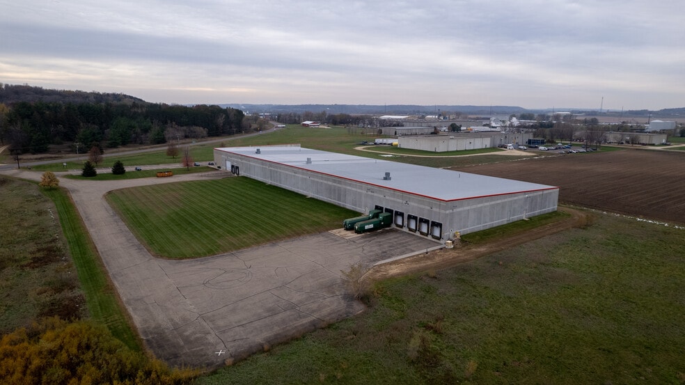 Primary Photo Of 3310 MN-20, Cannon Falls Distribution For Sale