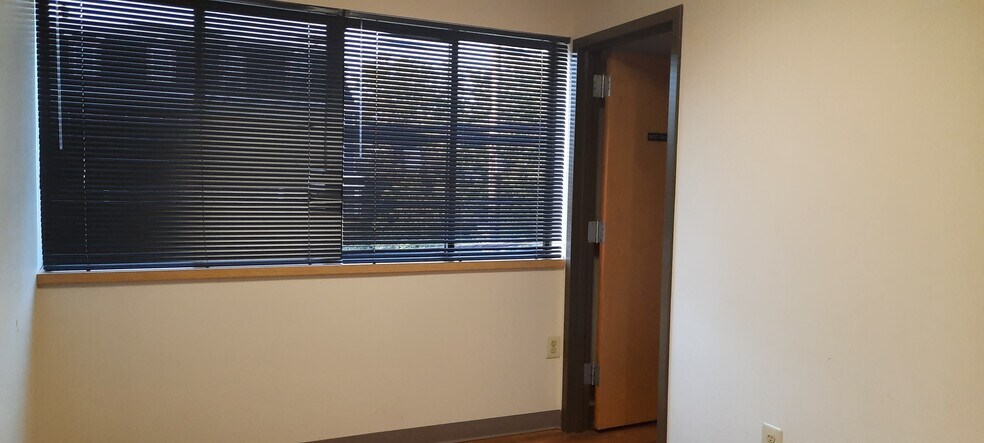 More Photos Of 212 N Main St, North Wales Medical For Lease