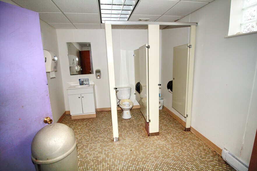 More Photos Of 1220 Long Run Rd, White Oak Bowling Alley For Sale