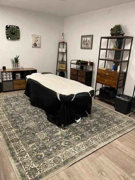 More Photos Of 2245 E State Route 69, Prescott Veterinarian Kennel For Sale