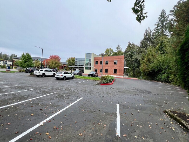 More Photos Of 15400 SW Boones Ferry Rd, Lake Oswego Office For Lease