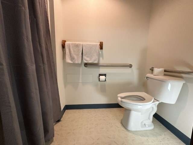 More Photos Of 406 W Vinton St, Spencer Hotel For Sale