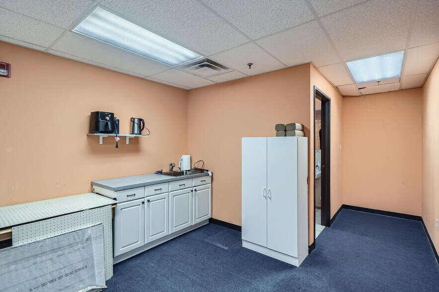 More Photos Of 11919 W I-70 N, Wheat Ridge Warehouse For Sale