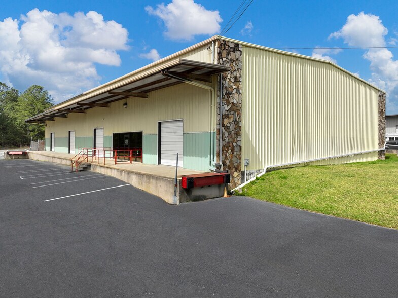 More Photos Of 1225 Royal Dr, Conyers Warehouse For Lease