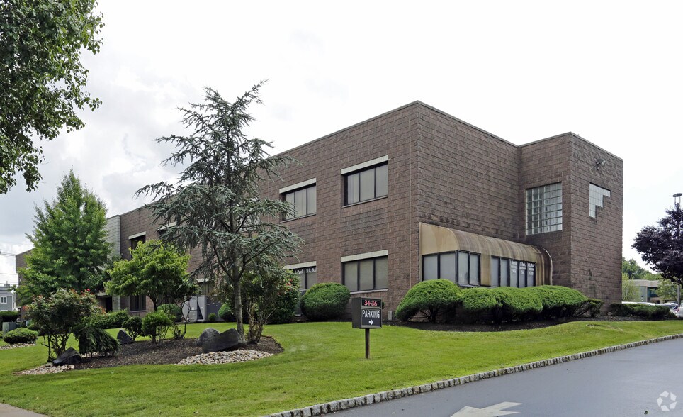 Primary Photo Of 34-36 Progress St, Edison Medical For Sale