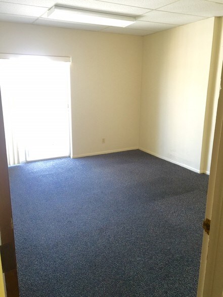 More Photos Of 1950 Courtney Dr, Fort Myers Office For Lease