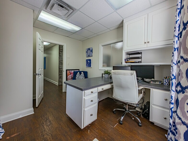 More Photos Of 1108 Gornto Rd, Valdosta Office For Sale