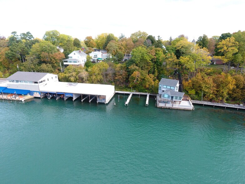 More Photos Of 555 Water St, Youngstown Marina For Sale
