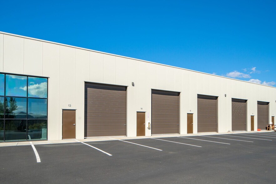 More Photos Of 2700 N Lake Valley Rd, Prescott Valley Light Manufacturing For Lease