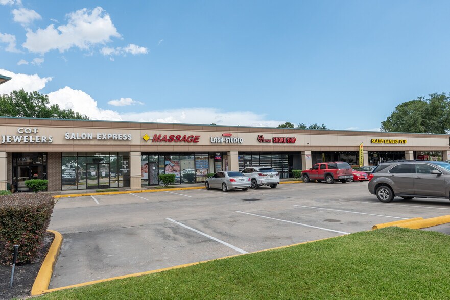More Photos Of 8604-8686 N Hwy 6, Houston Unknown For Lease