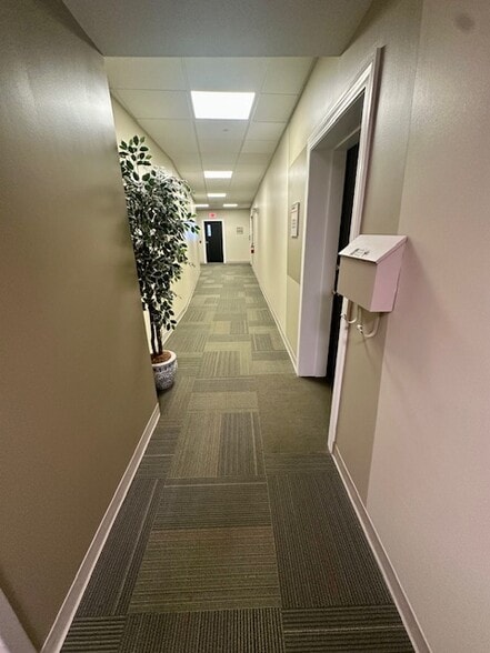 More Photos Of 94 Auburn St, Portland Office For Lease