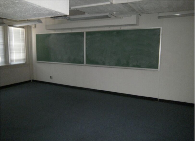 More Photos Of 201 Court St, Muskogee Office For Sale