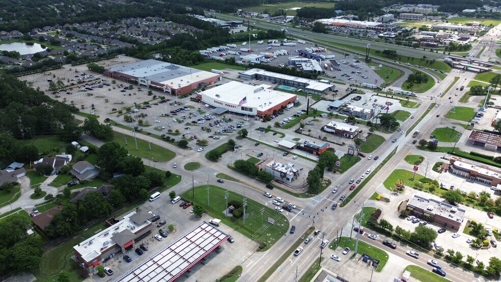 More Photos Of 300 Kensington Blvd, Slidell Freestanding For Sale