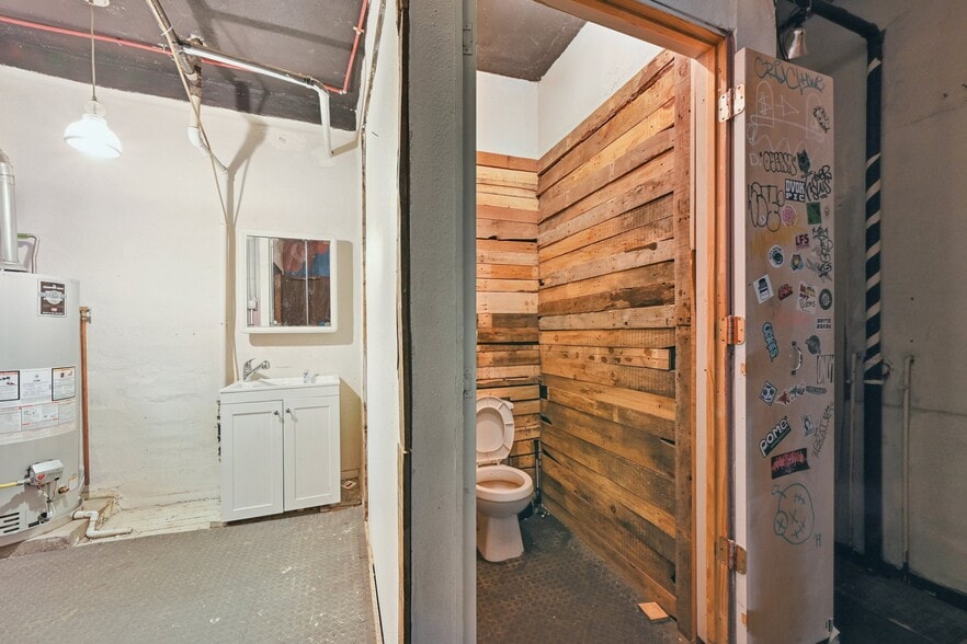 More Photos Of 3100 Blake St, Denver Storefront For Sale