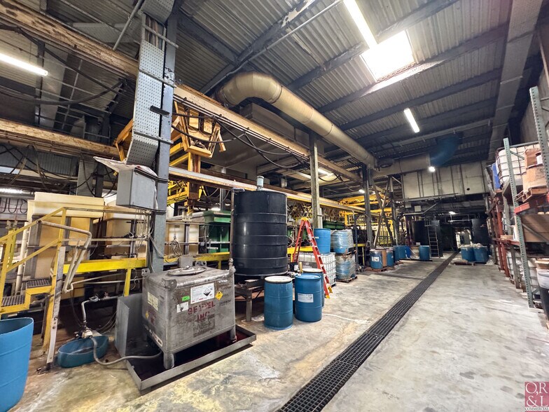 More Photos Of 2223 Thomaston Ave, Waterbury Manufacturing For Lease