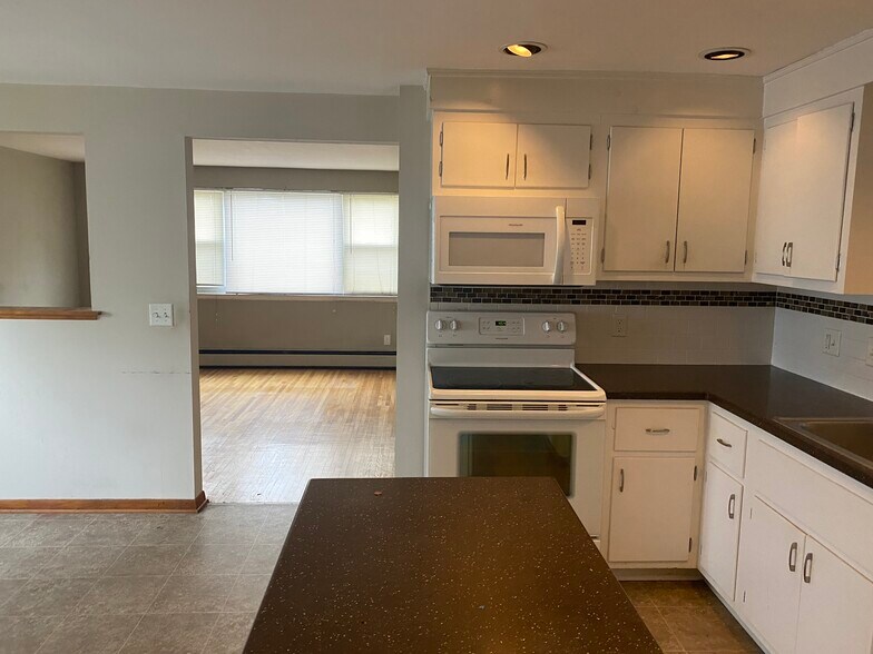 More Photos Of 342 Cayuga Rd, Cheektowaga Apartments For Sale